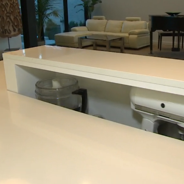 Appliance lift in a kitchen